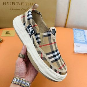 New Collection Burberry Shoes 029