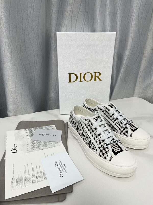 New Collection Dior Shoes 060