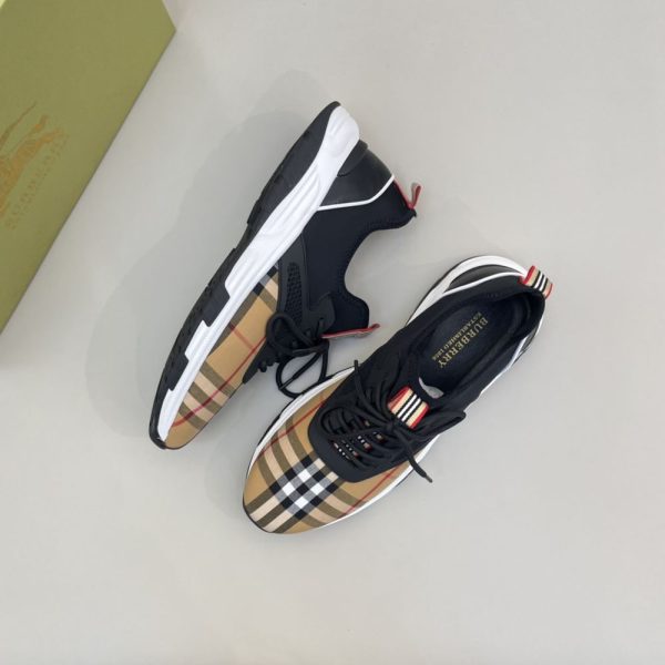 New Collection Burberry Shoes 003