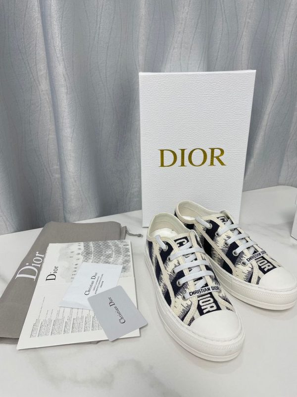 New Collection Dior Shoes 059