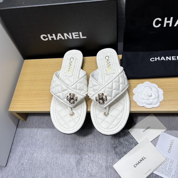 New Collection Chanel Shoes 082