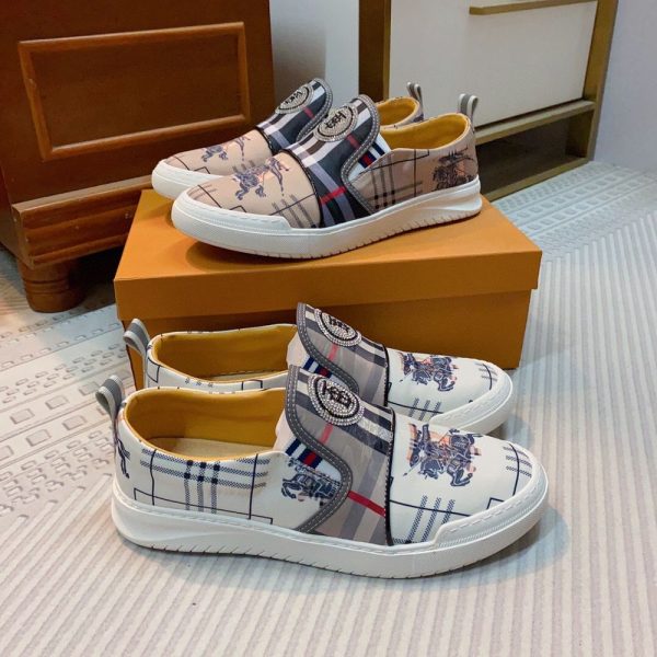 New Collection Burberry Shoes 040