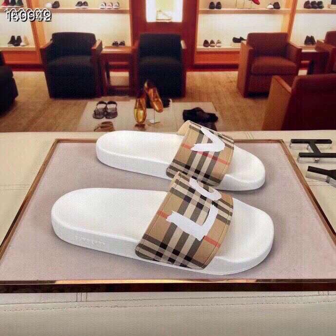 New Collection Burberry Shoes 066