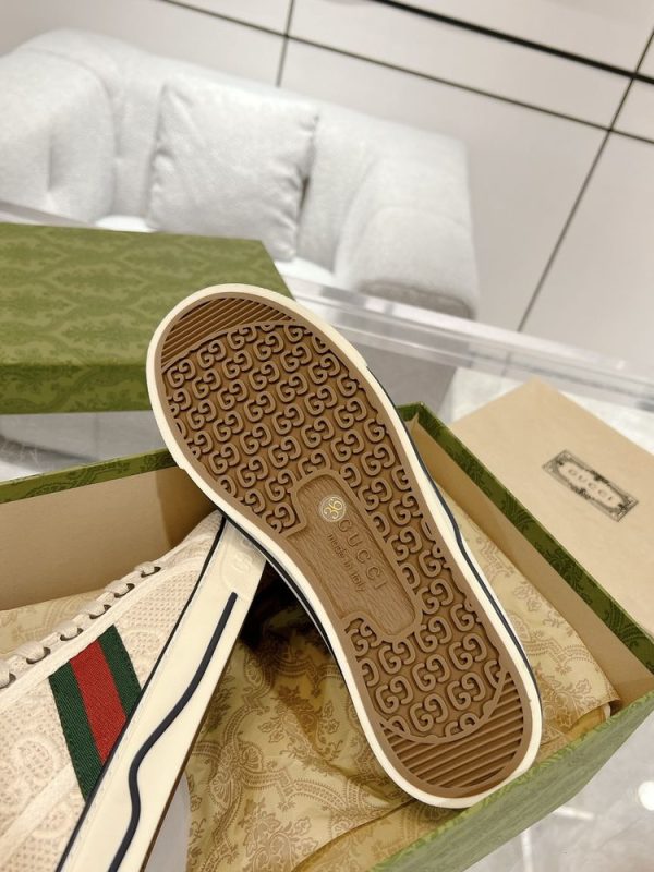 New Collection Gucci Shoes 040