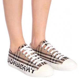 New Collection Burberry Shoes 045