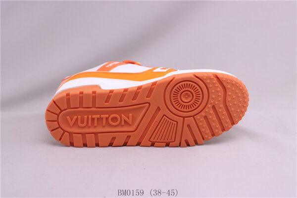 New Collection LV Trainer 064