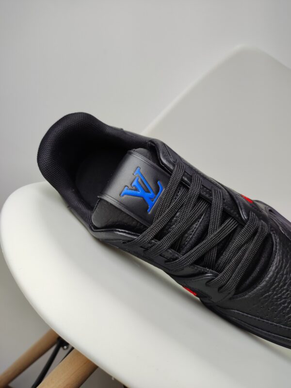 New Collection LV Trainer 052