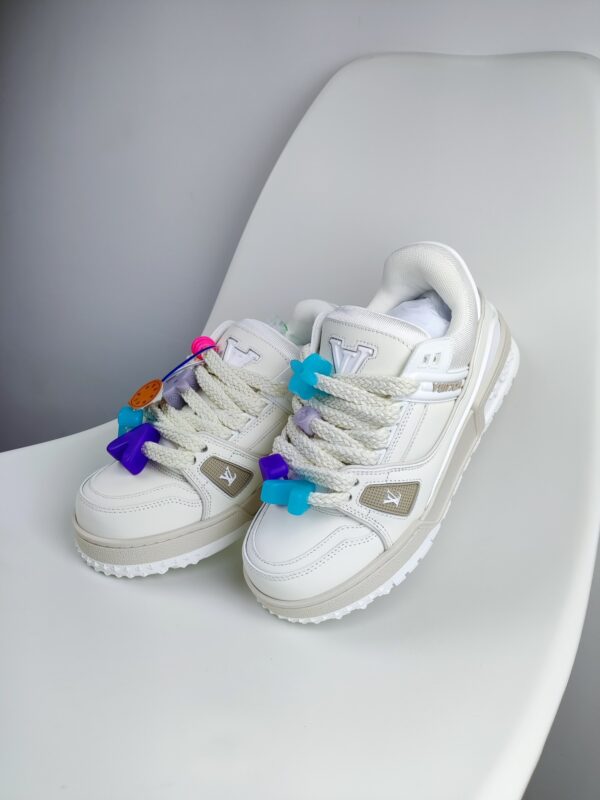 New Collection LV Trainer 017