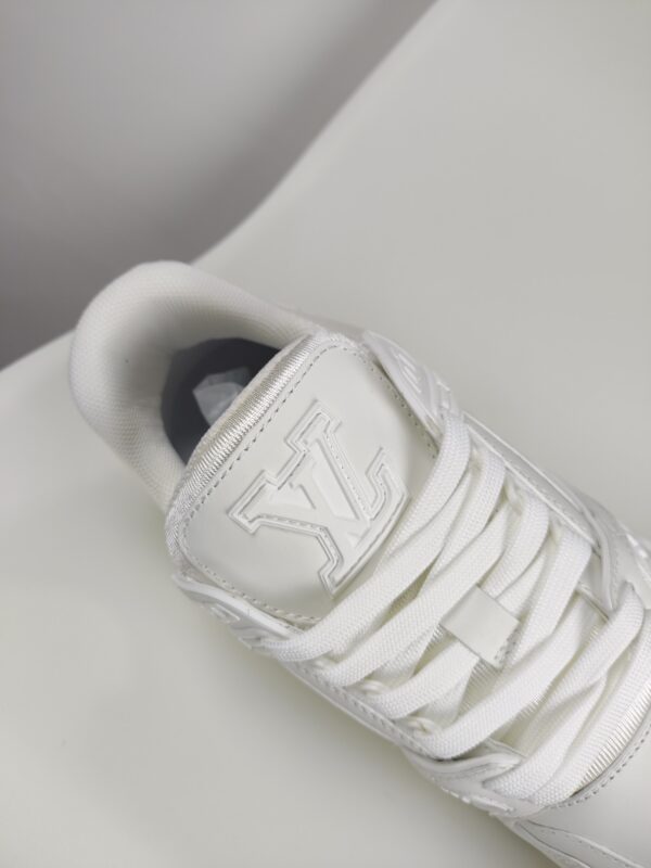 New Collection LV Trainer 003