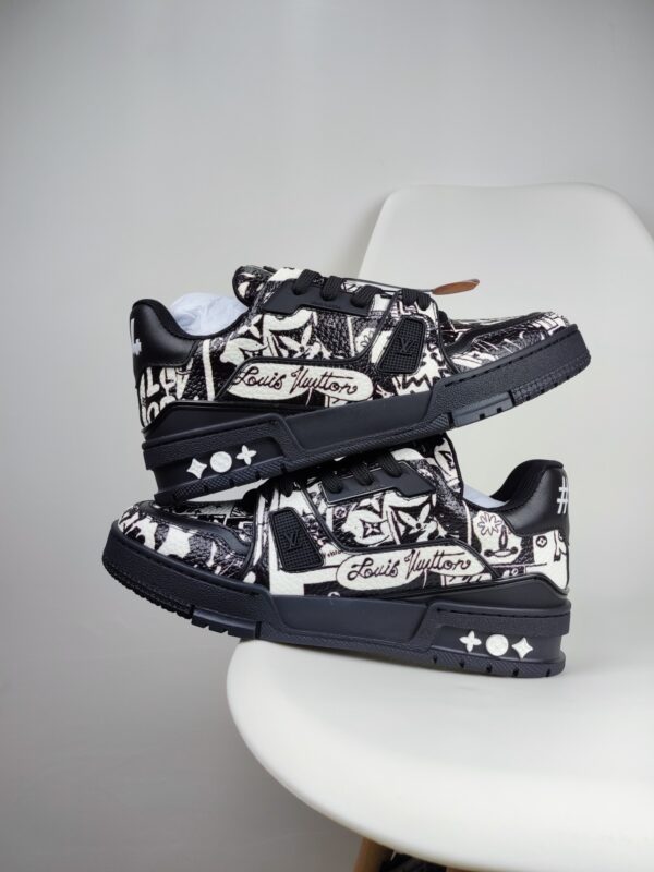 New Collection LV Trainer 012