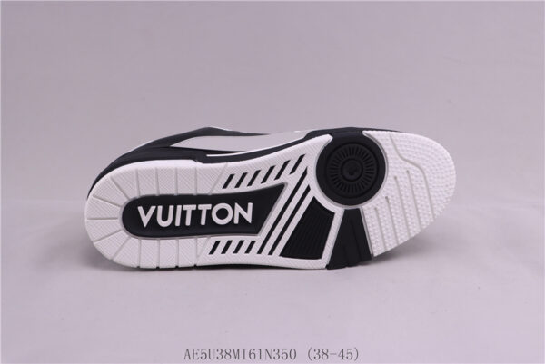 New Collection LV Trainer 072