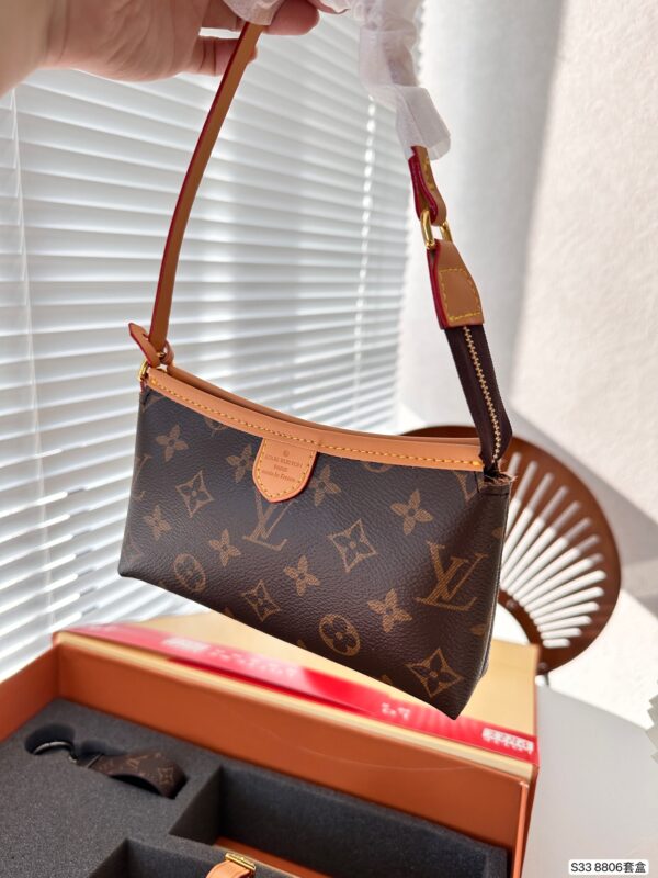 New Collection LV Bag 1560