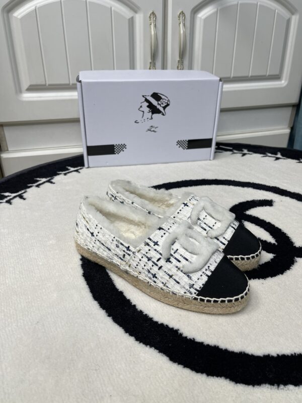 New Collection Chanel Shoes 233