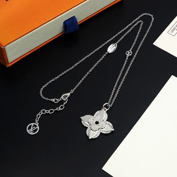 New Collection LV Necklace 02