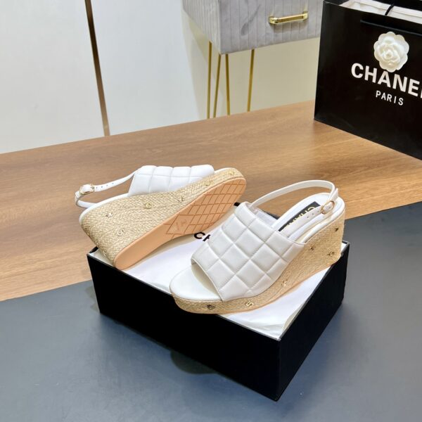 New Collection Chanel Shoes 363