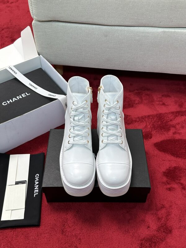 New Collection Chanel Shoes 387