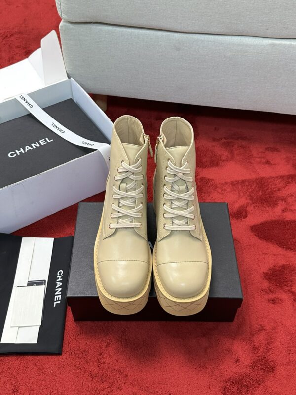 New Collection Chanel Shoes 387