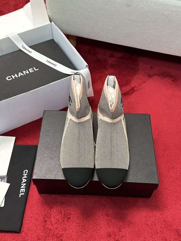 New Collection Chanel Shoes 385