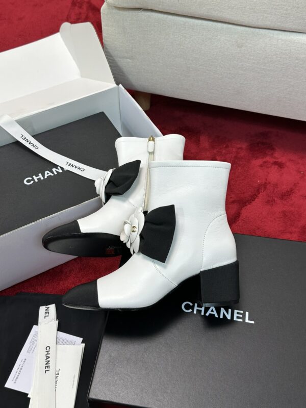 New Collection Chanel Shoes 392