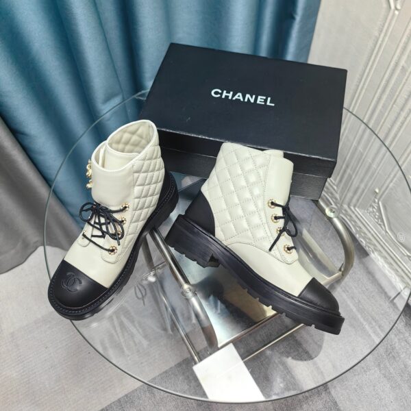 New Collection Chanel Shoes 372