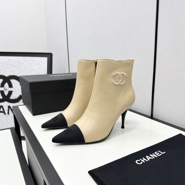 New Collection Chanel Shoes 359