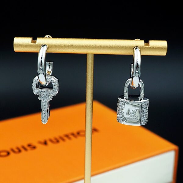 New Collection LV Earring 02