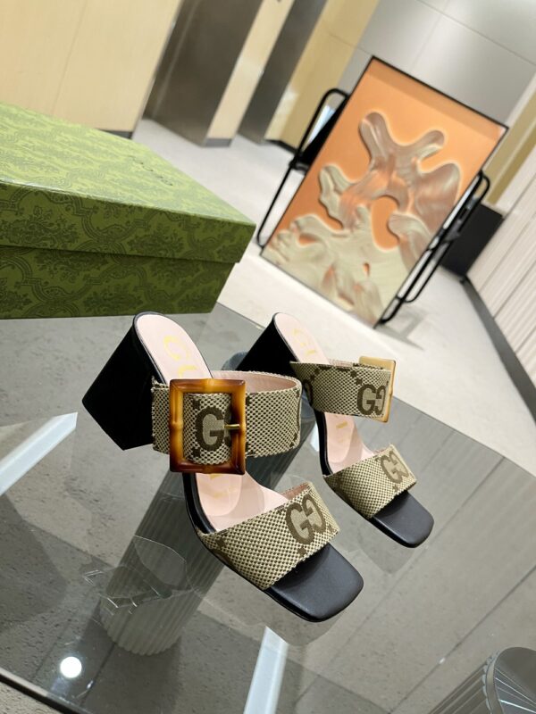 New Collection Gucci Shoes 322