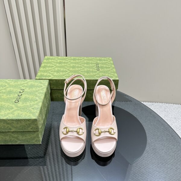 New Collection Gucci Shoes 326